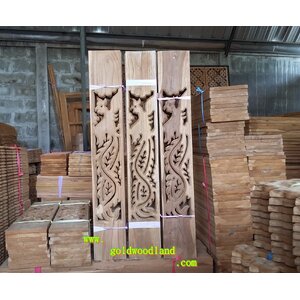 ฉลุระเบียงไม้สัก