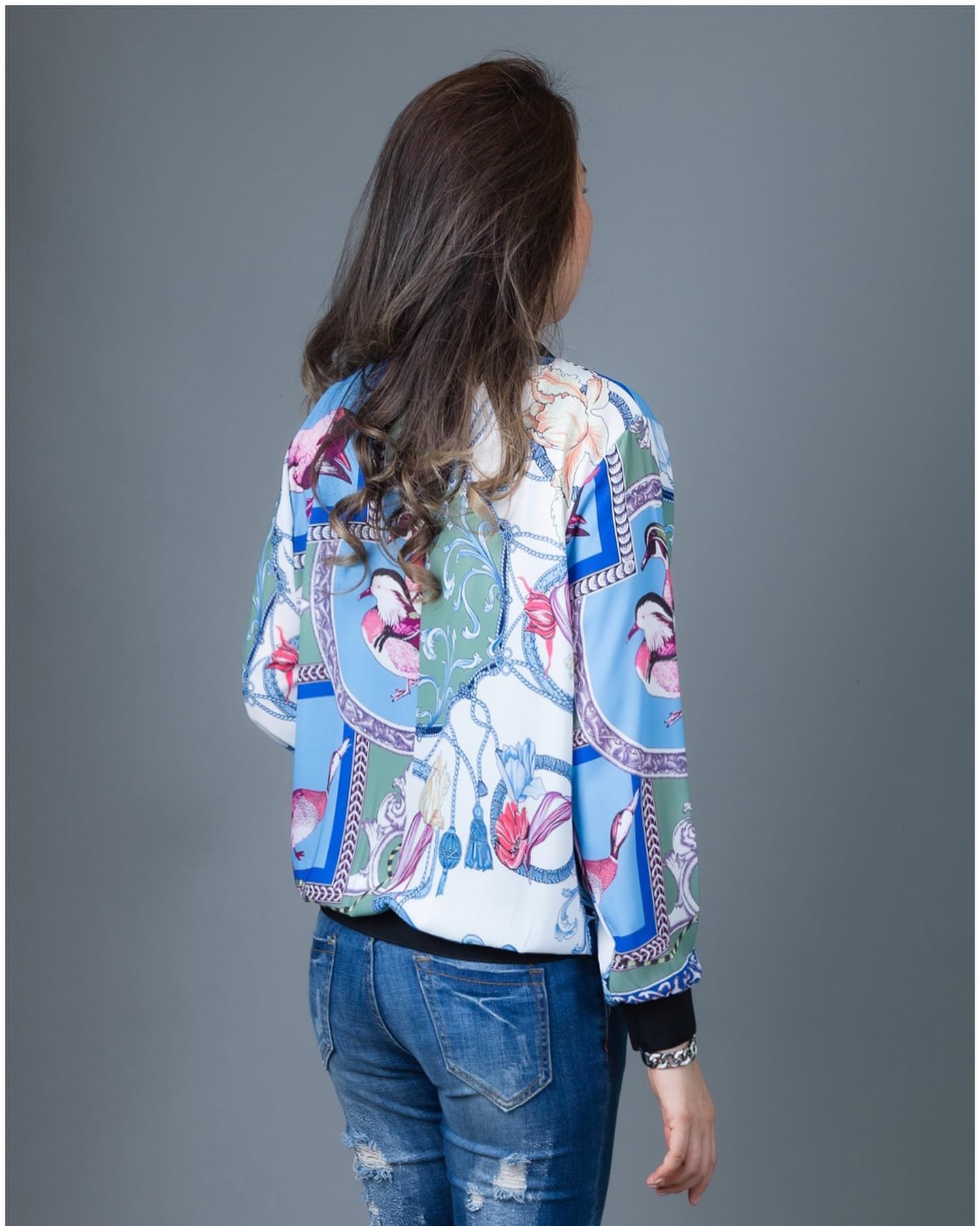 Sale+++#Blueberry Nights B3690 เสื้อทีเชิ้ตแขนยาว ผ้าโพลีเอสเตอร์ผสมเนื้อนุ่มเกรดพรีเมี่ยม ตัดเย็บสวยเนี้ยบสไตล์แบรนด์เนมสุดหรู ดีเทลพิมพ์ลายแบรนด์เนมสีคมชัดสวยเป๊ะ เหมาะสำหรับสาวๆๆรอบอก(36-46) ใส่สวยได้ทุกๆโอกาส หรูหราไฮคลาส ใส่สบายมากค่ะ 3 แบรนด์สไตล์ N