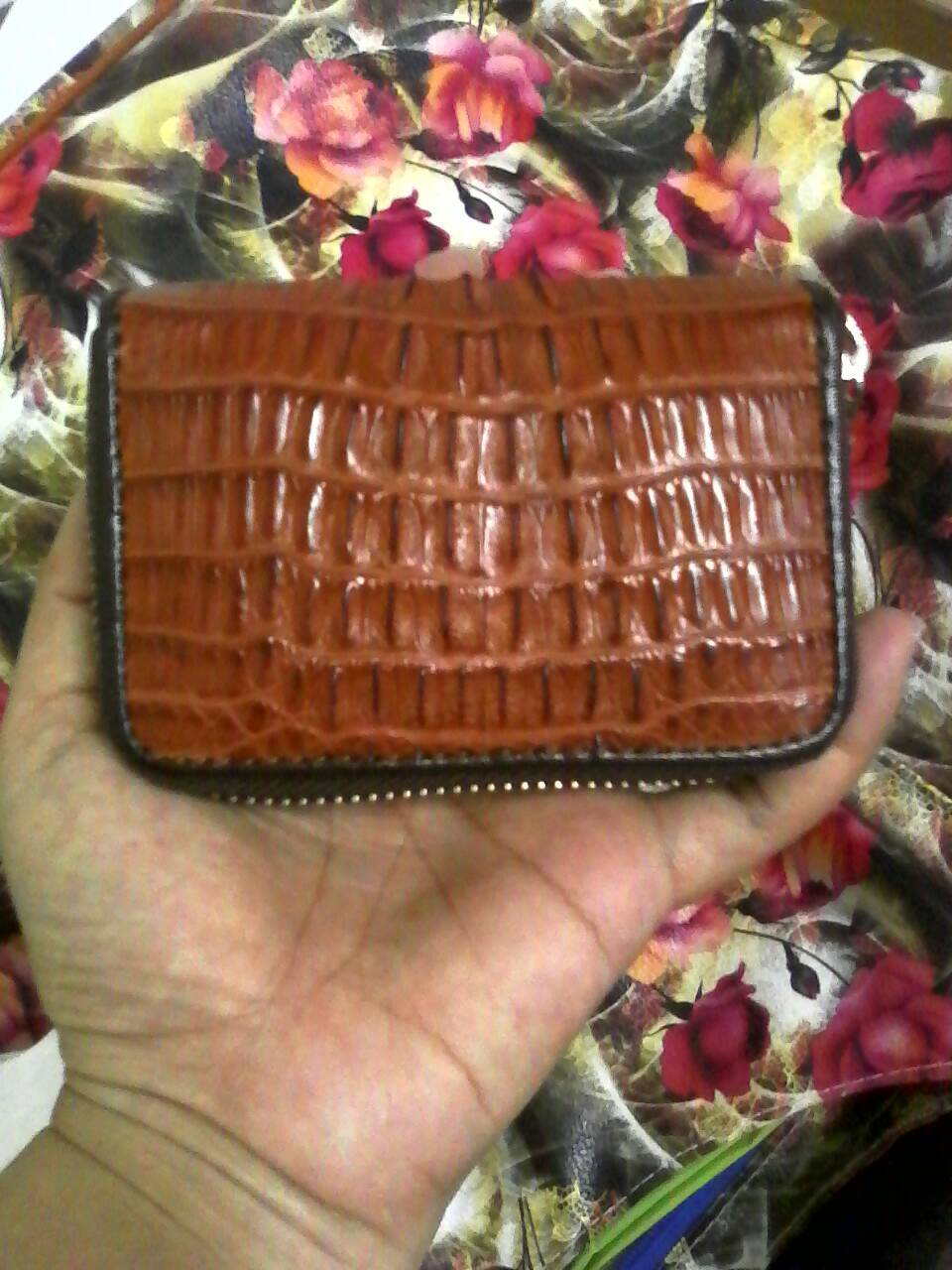 ทำจากหนังจระเข้ สีน้ำตาล