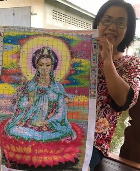 พระแม่ลักษมี:เทวีแห่งความมั่งคั่งร่ำรวย และความรักที่บริบูรณ์ ชุดปักครอสติส พิมพ์ลาย ครอสติสจีน งานฝีมือทำที่บ้าน DIY