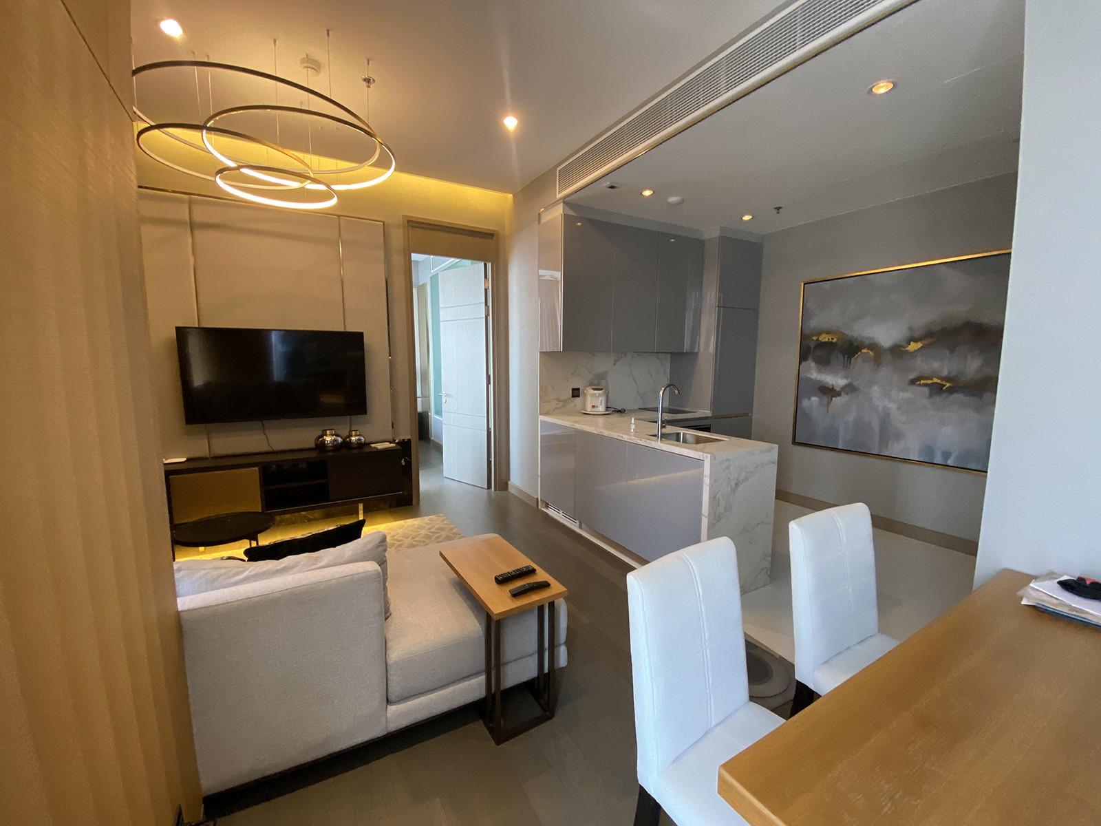 83465-ขายคอนโด The Esse at Singha Complex ใกล้ ARL มักกะสัน