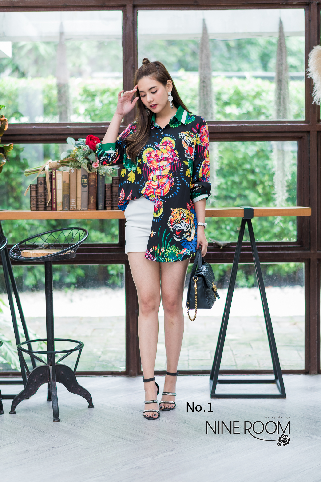 SaLe++B3599 เชิ๊ตแขนยาวคอปกพร้อมสาบกระดุมยาวด้านหน้า ใช้ผ้าซิลล์ผสมโพลี่ฯ(silk mix poly) ผ้านุ่มผิวสัมผัสดี ใส่สบาย เพิ่มความโดดเด่นด้วยลายพิมพ์ •Color |3 สี 1.No.1/ลาย1 2.No.2/ลาย2 3.No.3/ลาย3 •Size อก44"สะโพก46"ยาว29.5" ต้นแขน22" แขน