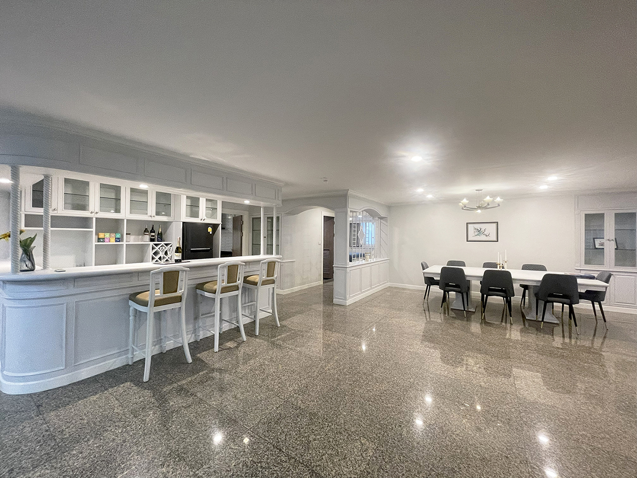 83511 ขายคอนโด ยูนิตพิเศษที่ Oriental Towers เอกมัย