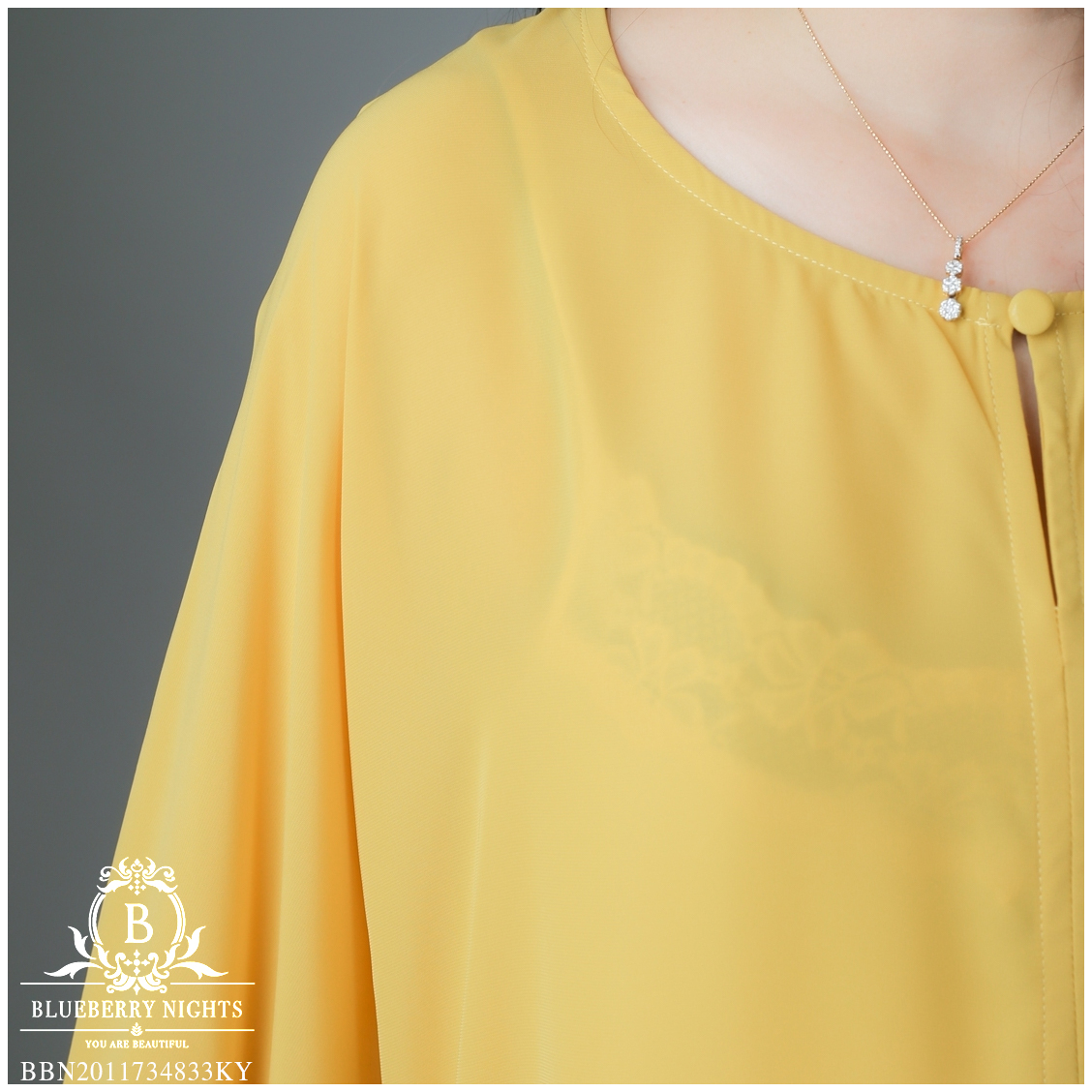 Sale++#Blueberry Nights B3610 เสื้อเชิ้ตชีฟองแขนยาว สีพื้นเรียบหรู ผ้าชีฟองเบรนด์เนื้อนุ่มสวยสุดหรู ผ้าเนื้อดีสัมผัสนุ่มใส่สบายมากๆค่ะ แพทเทิร์นเสื้อเชิ้ตแขนยาวติดกระดุมปลายแขน ช่วงล่างของแขนผ่าสวยเก๋ 4 สีคลาสสิค สีเขียว/ สีเทา/ สีเหลือง/ สีขาว ขนาด รอบอก