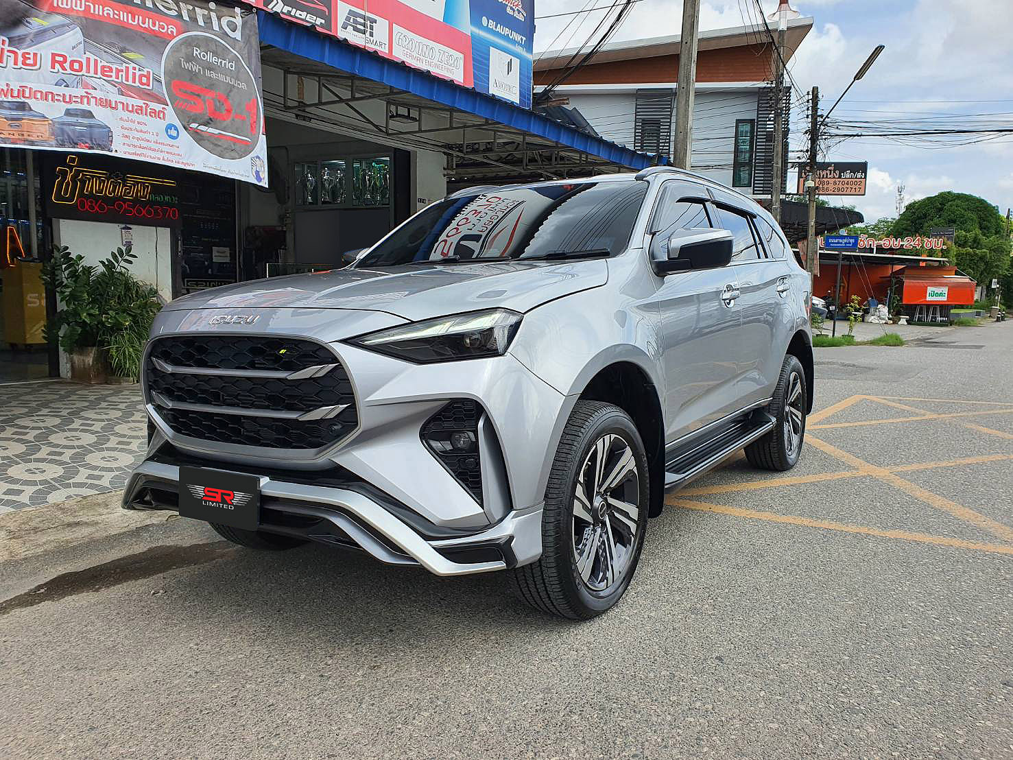 ชุดแต่งรถ All New Isuzu Mu-X 2024-2025 "SR-Limited"