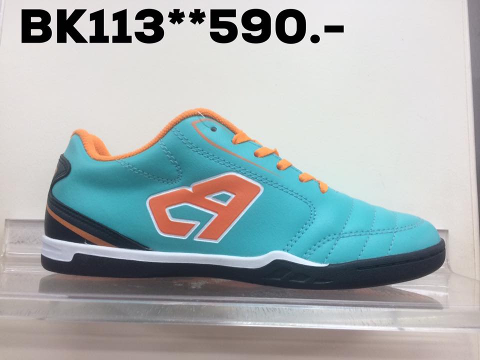 BREAKER รองเท้าฟุตซอล รุ่น BK113 สีเขียว เบอร์ 39-44
