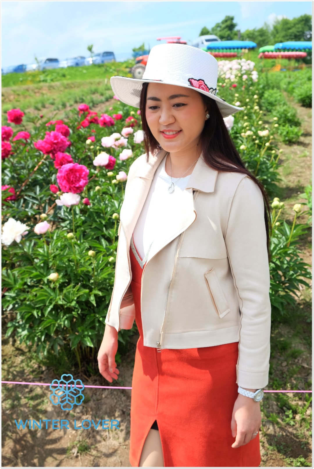 เสื้อแจ็คเก็ตกันหนาวสีขาวออฟไวท์ หนังกลับกำมะยี่หนานุ่มอุ่นสวยหรู คอปก ซิปรูดด้านหน้า ใส่คลุมสวยเท่ห์ (พร้อมส่ง)(FreeSize)