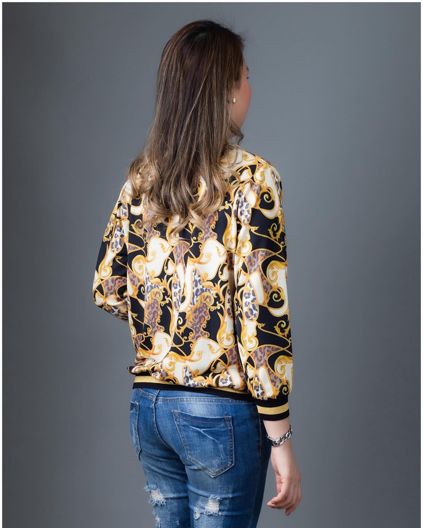 SaLe++ #Blueberry Nights B3672 เสื้อทีเชิ้ตแขนยาว GG ผ้าโพลีเอสเตอร์ผสมคอตต้อนเนื้อนุ่มยืดหยุ่นได้ดีเกรดพรีเมี่ยม ตัดเย็บสวยเนี้ยบสไตล์แบรนด์เนมสุดหรู ดีเทลพิมพ์ลายแบรนด์เนมสีคมชัดสวยเป๊ะ ♡เหมาะสำหรับสาวๆๆรอบอก(36-46)♡ ใส่สวยได้ทุกๆโอกาส หรู