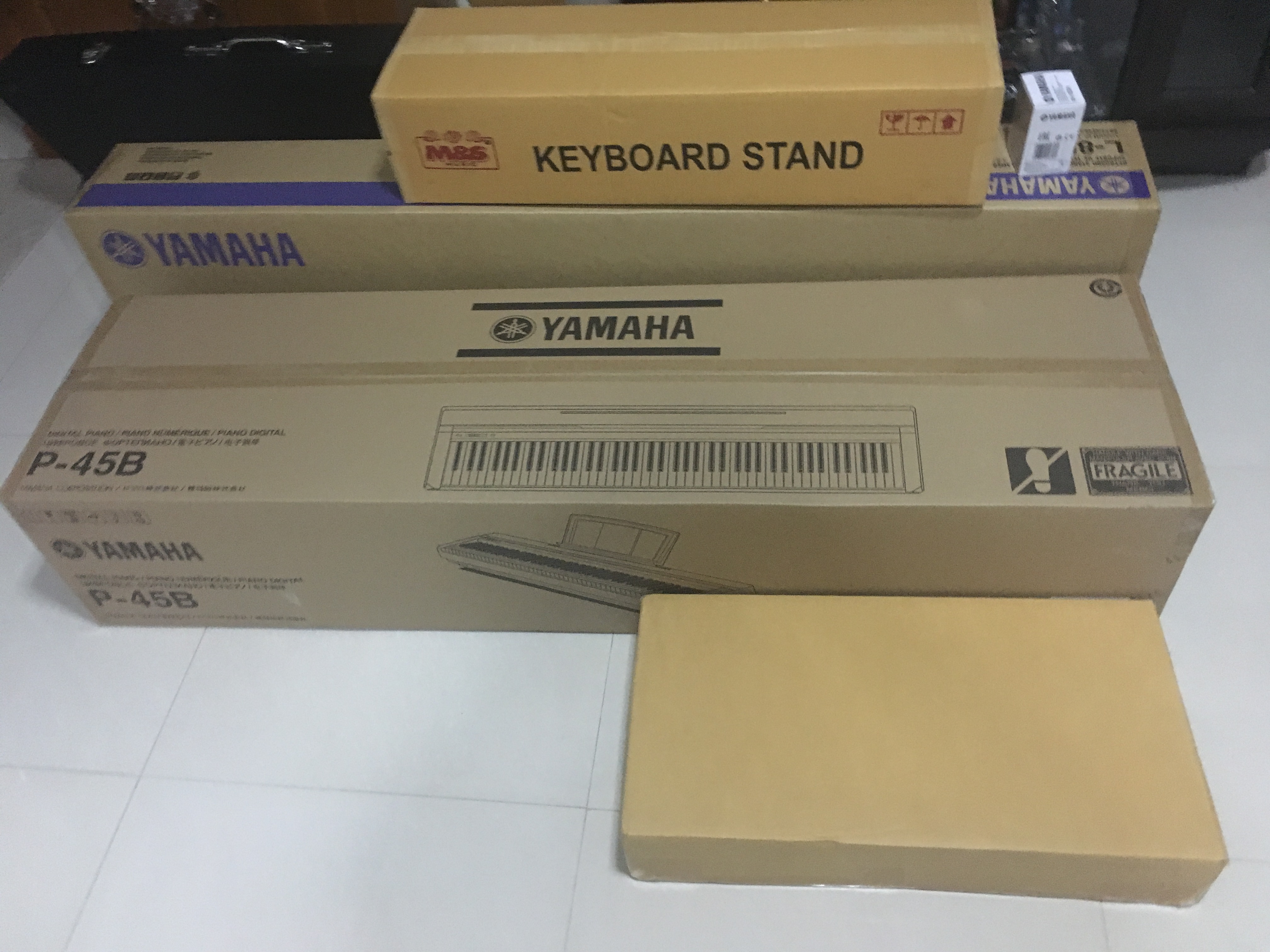 Piano yamaha p45