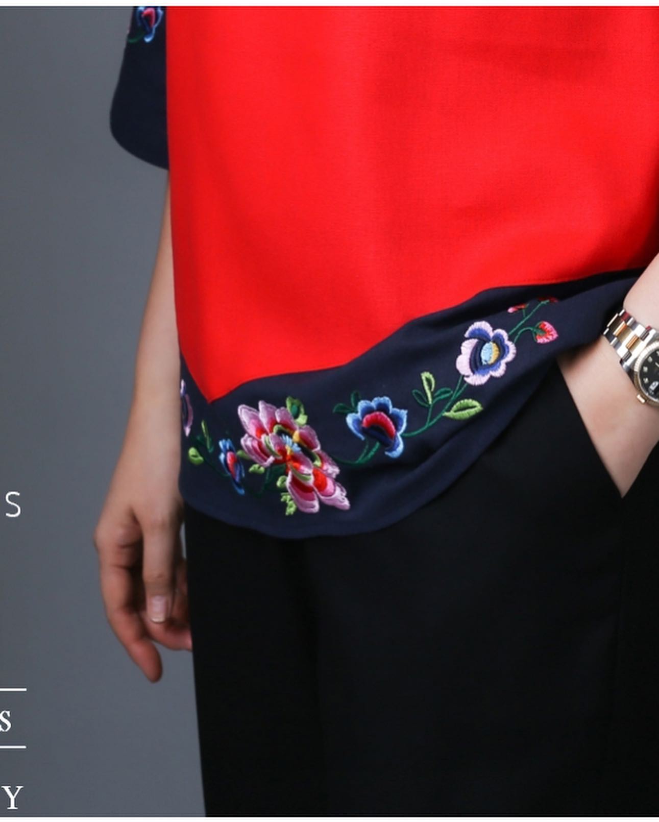 BLUEBERRY NIGHTS 14130 ชุดเซ็ตผ้าฝ้ายธรรมชาติ เสื้อผ้าฝ้ายธรรมชาติเนื้อดีเกรดพรีเมี่ยม เนื้อผ้านุ่มใส่สบายมากๆๆ ดีเทลผ้าสีพื้นตัดสลับสี ปักลวดลายดอกไม้หน้าและหลัง แพทเทิร์นกางเกงสีพื้นขายาว เอวยางยืดอิลาสติกอย่างดี มีกระเป๋าข้างซ้าย-ขวา ใส่สบายมากๆ ใส่เที