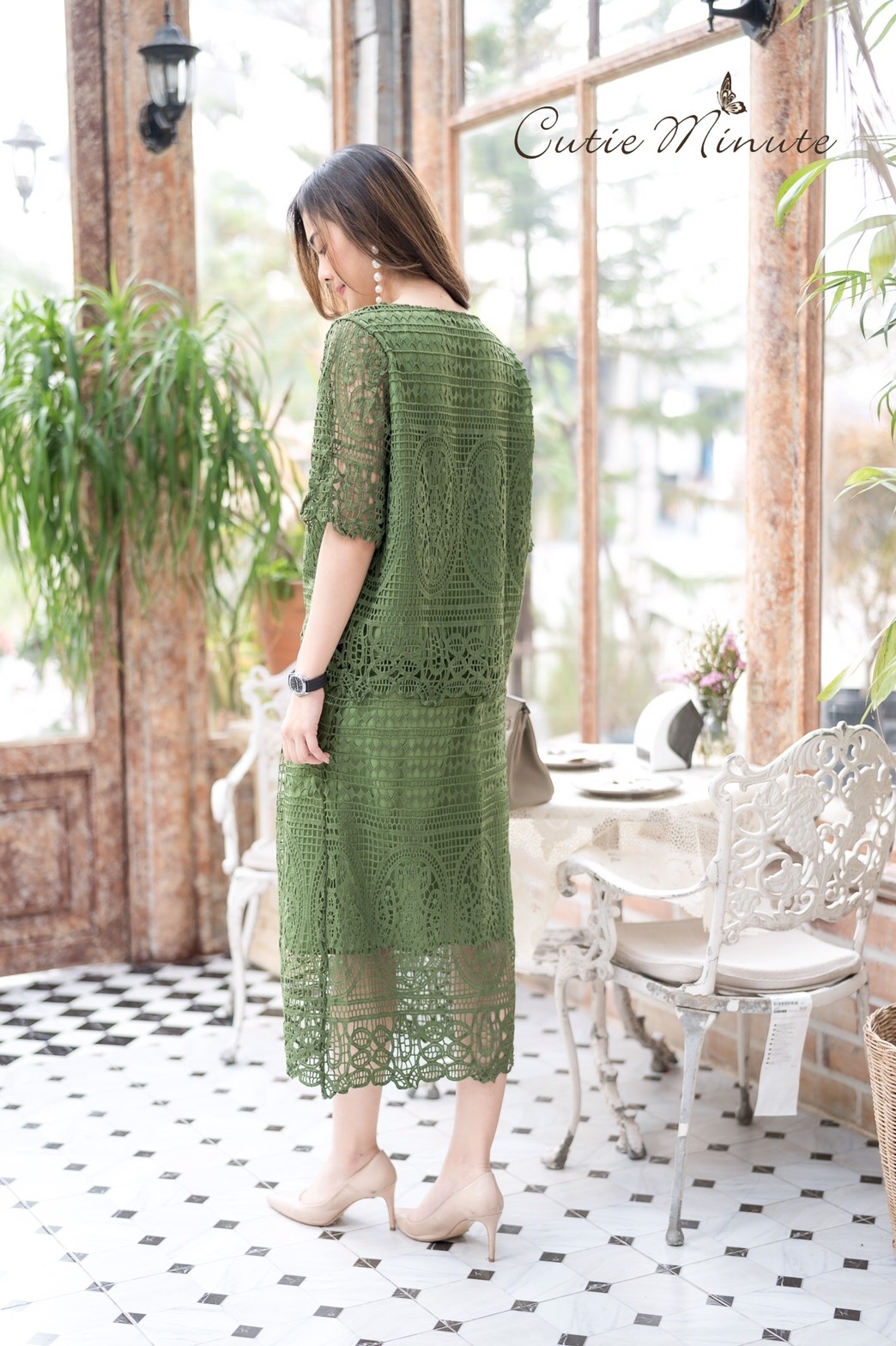 SaLe++13938**อก44**ชุดเซ็ทกระโปรงลูกไม้เนื้อหนาเกรดพรีเมี่ยม ลูกไม้ลายโมเดิร์น เลือกใช้ลายเชิง มีซับในทั้งตัว เสื้อมีซิปซ่อนด้านหลังชุดสวยมากค่ะ จะใส่ไปงานแต่ง งานบุญก็สวยมากค่ะ มี 6 สี ฟ้าตุ่น มัสตาร์ด ม่วง เขียว ชมพูกะปิ กรม -เสื้อ- อก ฟรีไซส์ 44"