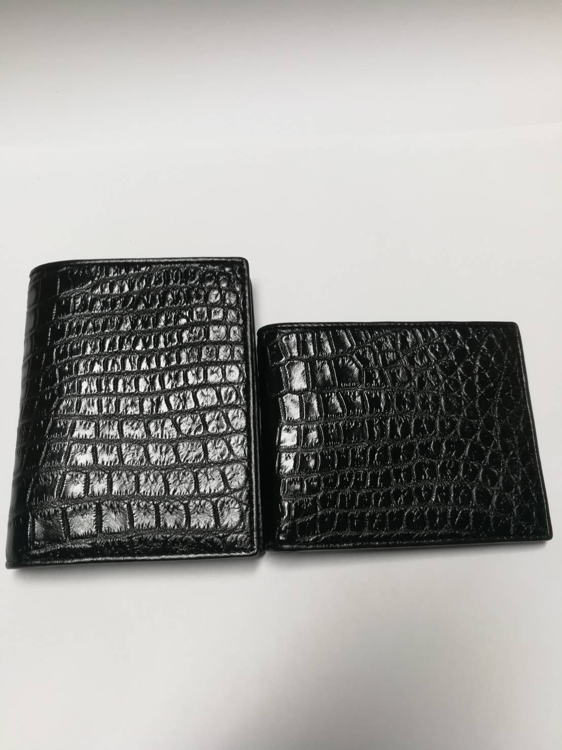 กระเป๋าหนังจระเข้แท้ทรงตั้ง หนังท้อง