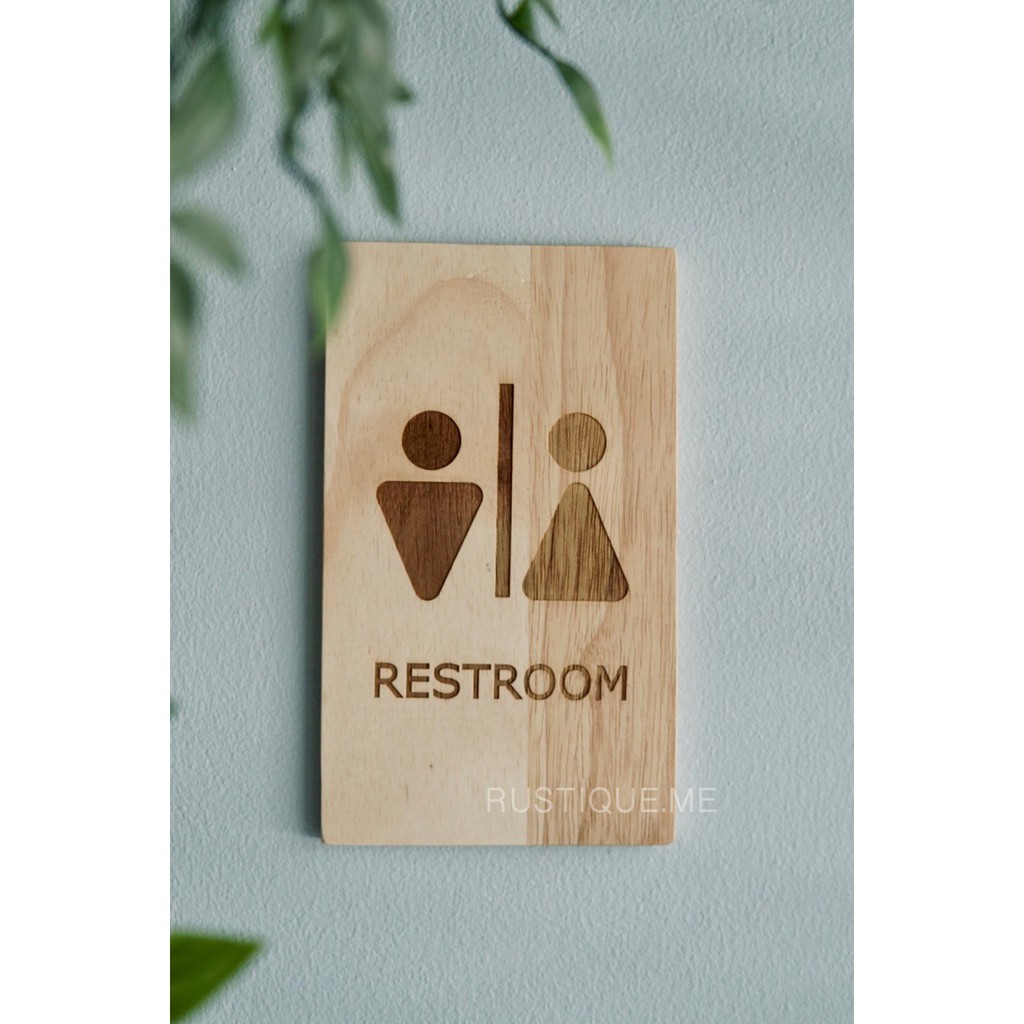 ป้ายห้องน้ำ มีลูกศรบอกทาง งานเลเซอร์สลักลงบนไม้ คมชัด ไม่ลอก 13*22 ซม. ไม้แท้ธรรมชาติ 100%