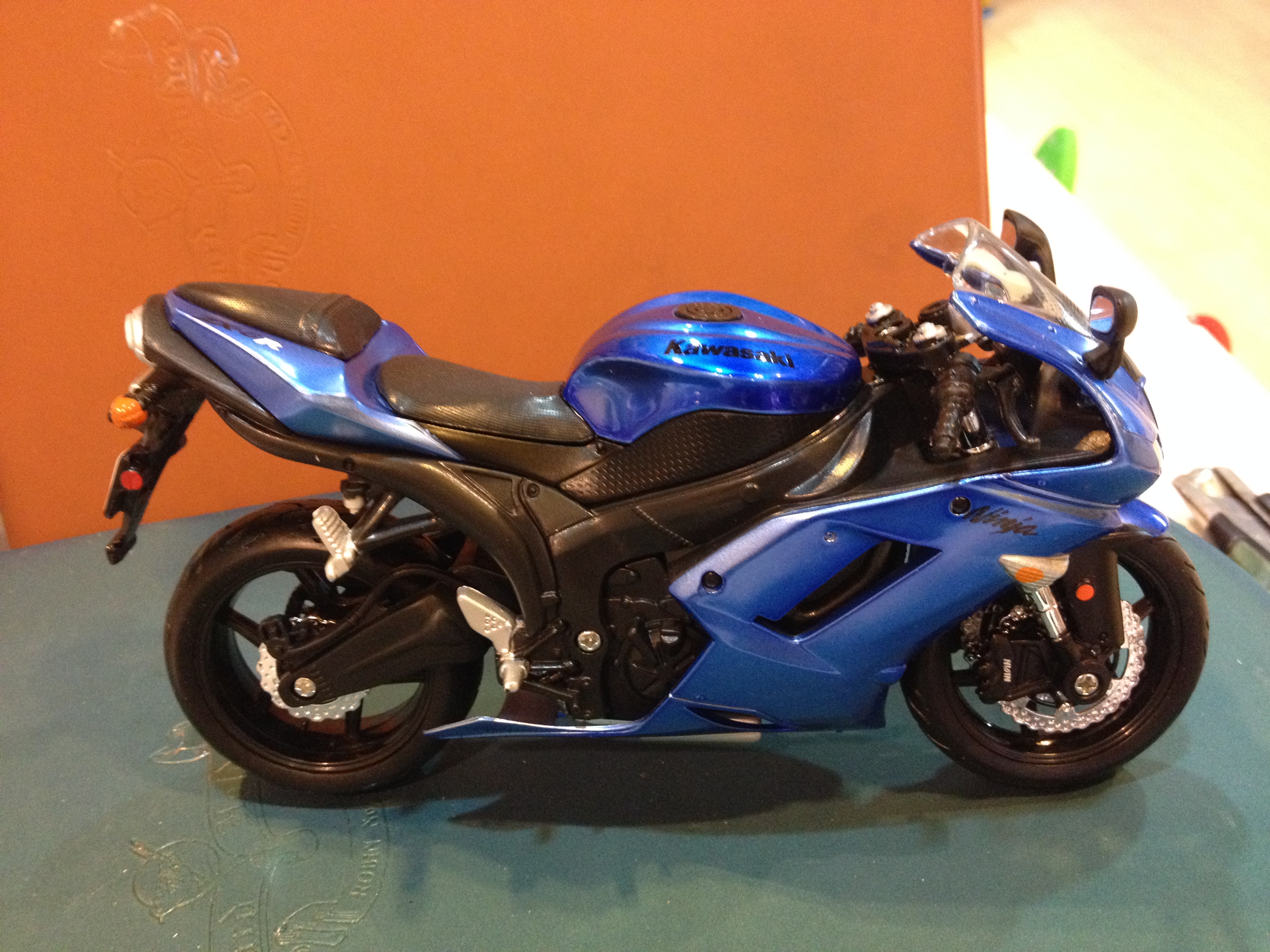 1:12 Kawasaki Ninja ZX-6R