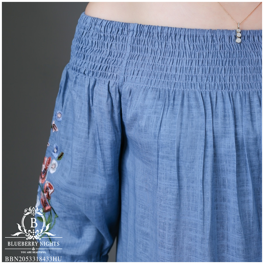 SaLe++#Blueberry Nights B3436**พรีเมี่ยมเสื้อทีเชิ้ต 2-สไตล์ คอตต้อนเบลนด์สีพื้นปักลายคลาสสิค คอลเลคชั่นสุดหรู สไตล์บลูเบอร์รี่ไนท์ ผ้าคอตต้อนผสมลินินเกรดพรีเมี่ยม ผ้าเนื้อดีมากสัมผัสนุ่มเบาใส่สบายค่ะ แพทเทิร์นเสื้อทีเชิ้ตคอยางยืดอิลาสติก ใส่ได้2สไตล์ แบบ