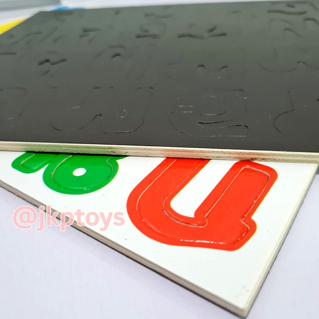 ตัวอักษรเเม่เหล็ก ติดกระดาน แม่เหล็กไม้ ตัวอักษรพยัญชนะ ก-ฮ มี 44 ตัว เเม่เหล็ก magnet ของเล่นเด็ก