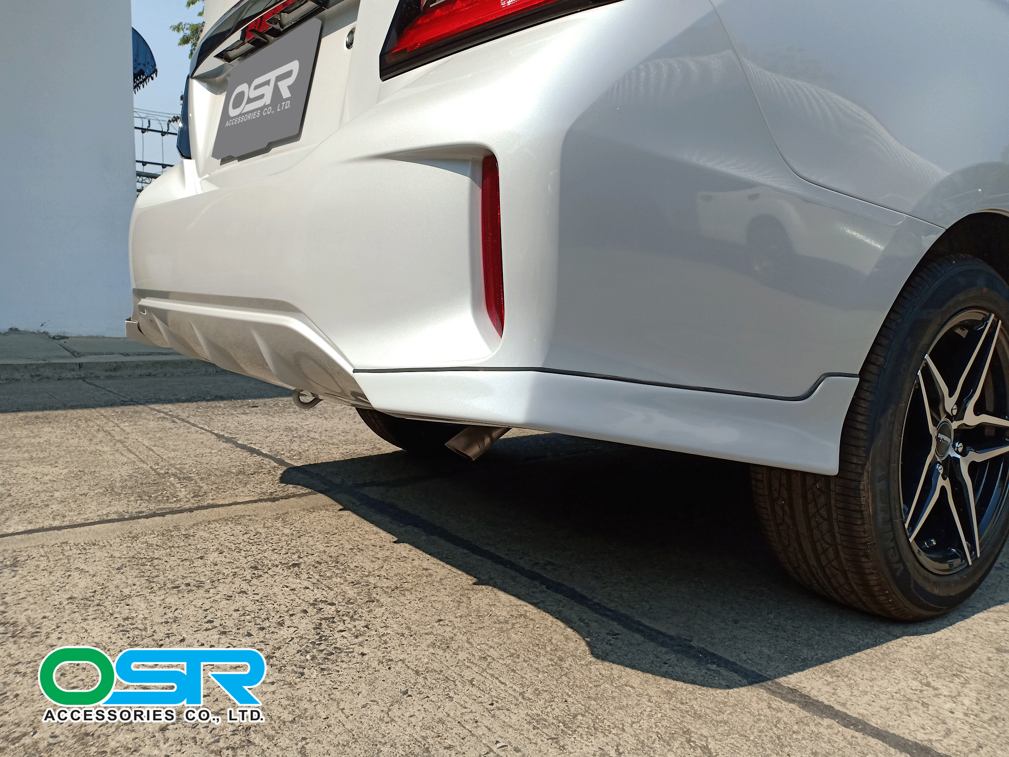 ชุดแต่งรถ สเกิร์ต-สปอยเลอร์ New Mitsubishi Attrage ทรง OEM By OSR