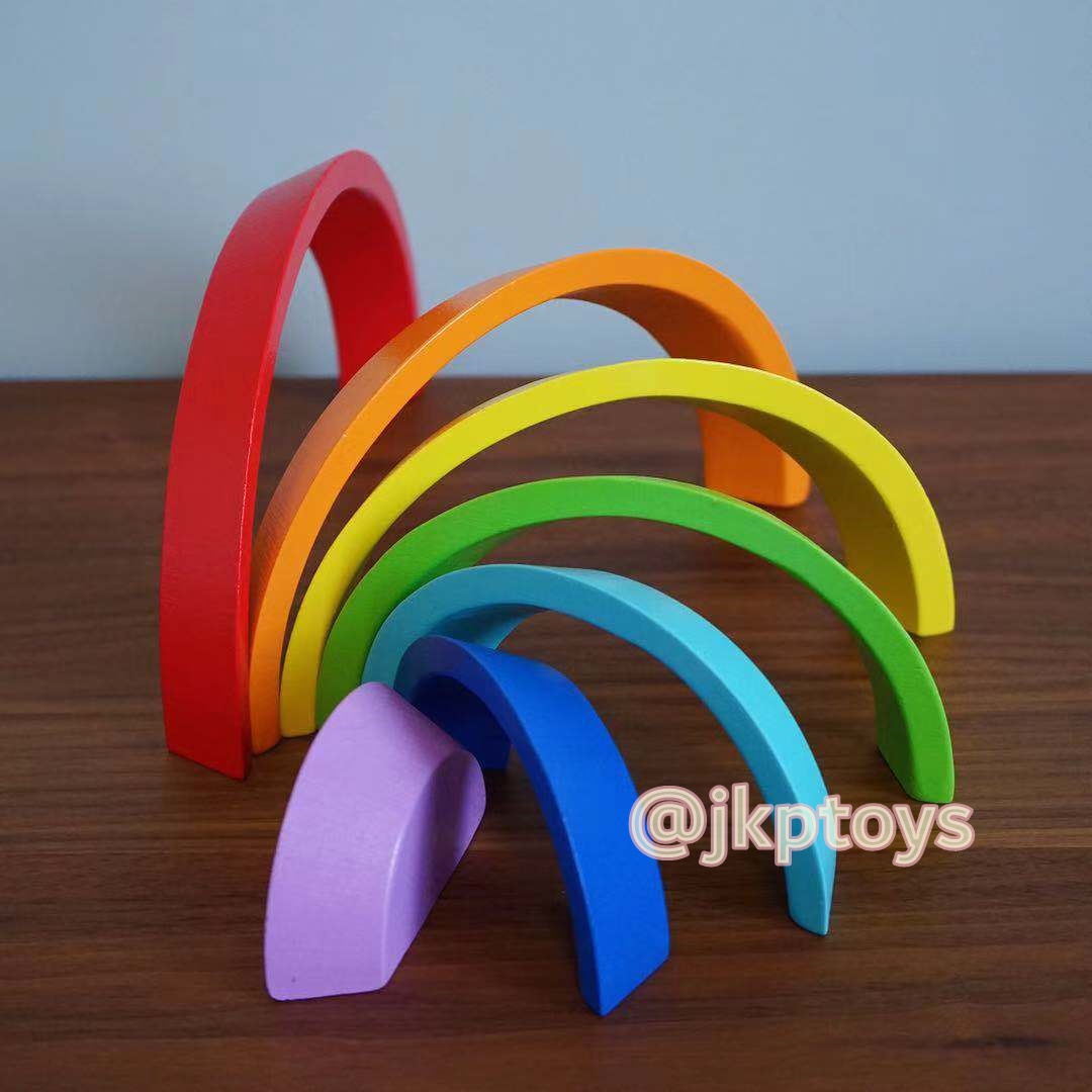 ของเล่นไม้เสริมพัฒนาการ สายรุ้ง สายรุ้งไม้ บล๊อกไม้ บล๊อกสายรุ้ง เรียนรู้สี ขนาด รูปทรง