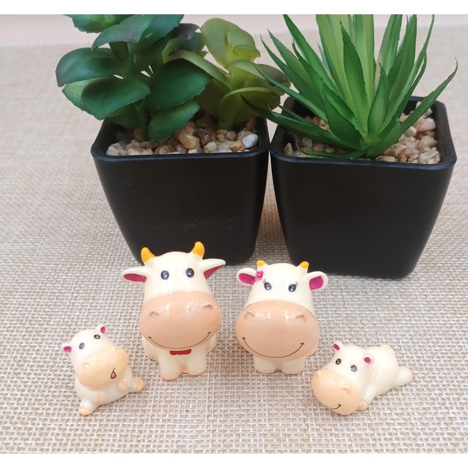 ตุ๊กตาจิ๋ว วัวตัวน้อย แต่งสวนถาด แต่งกระถาง แต่งบ้าน เซ็ต 4 ตัว (ราคานี้เป็นราคา/1 ชุด 4 ตัว)