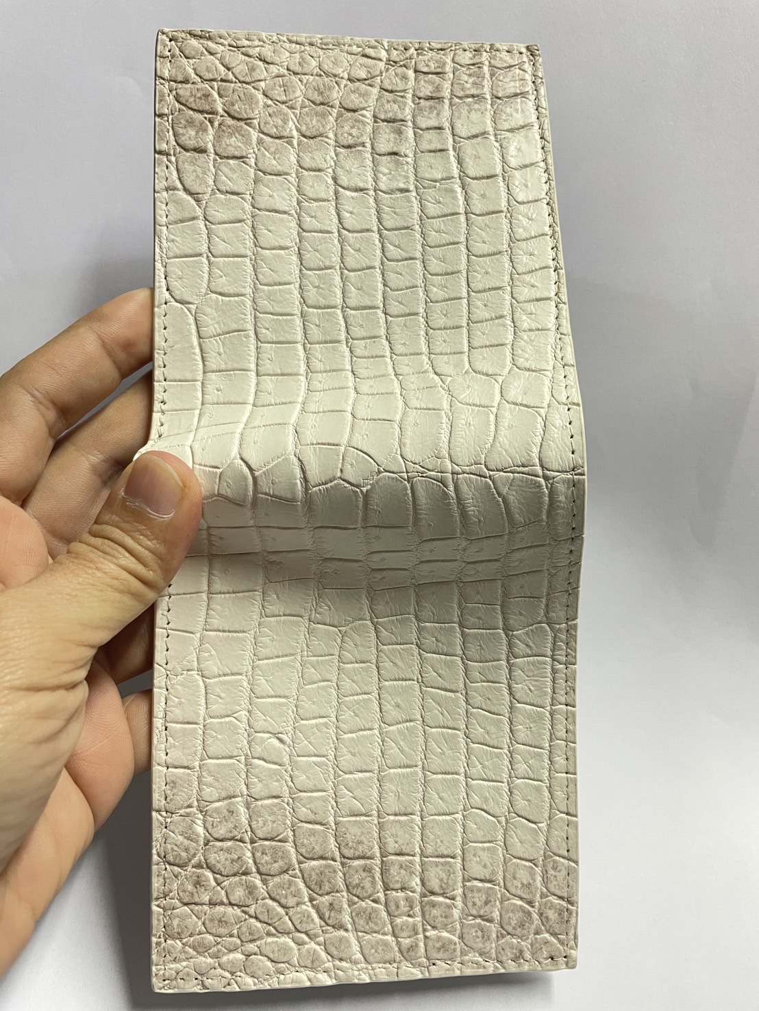 กระเป๋าหนังจระเข้แท้ หนังท้อง