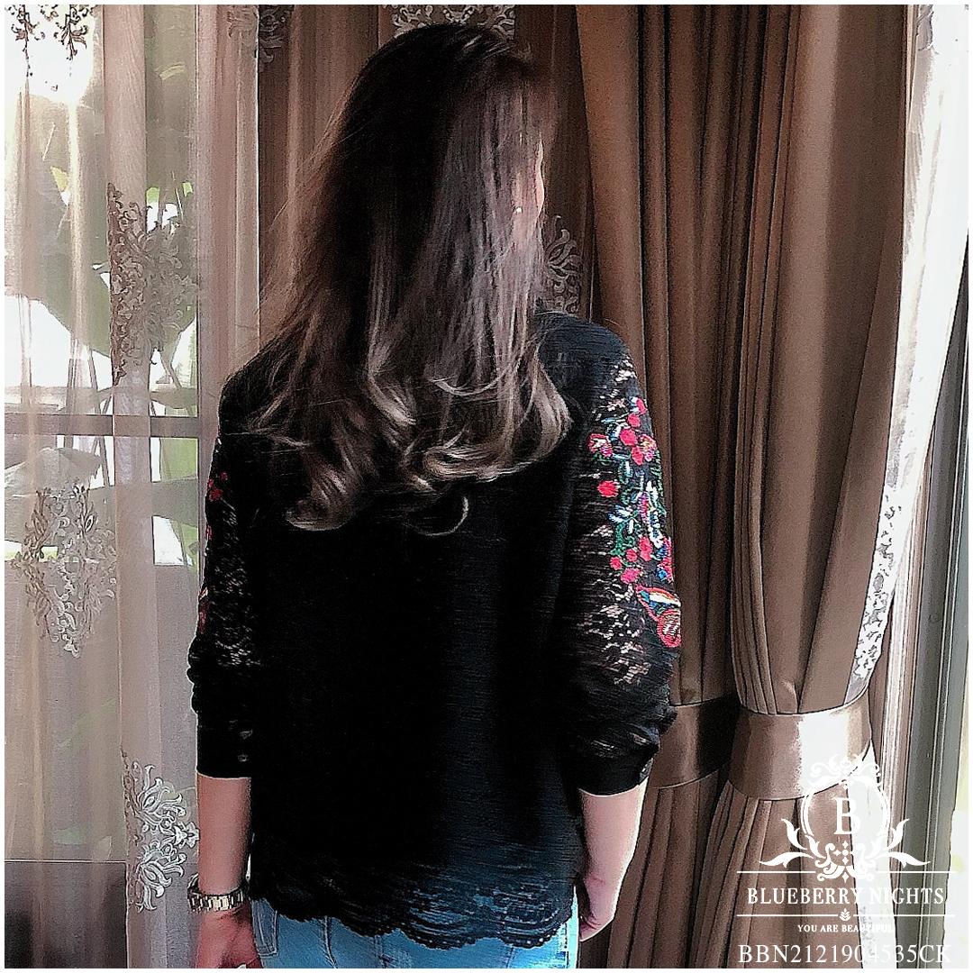 Sale++#Blueberry Nights B3641 เสื้อเชิ้ตลูกไม้อิตาลีปักลายดอกไม้ ผ้าลูกไม้อิตาลีเกรดพรีเมี่ยมเนื้อนุ่มเบาใส่สบายมากค่ะ แพทเทิร์นเสื้อเชิ้ตกระดุมหน้ายาวตลอด ดีเทลด้านหน้าปักดิ้นลายดอกไม้สวยหรูค่ะ มีซับในทั้งตัว ♡เหมาะสำหรับสาวๆรอบอก(36-44)♡ ร