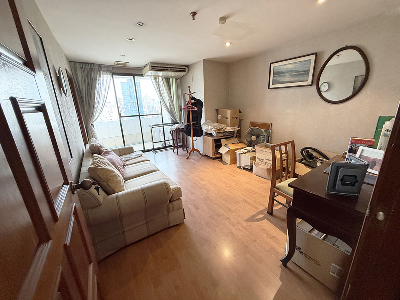 ขายคอนโด 2 ห้องเชื่อมกัน โมเดอร์นทาวน์ คลองตัน พระโขนง กรุงเทพฯ