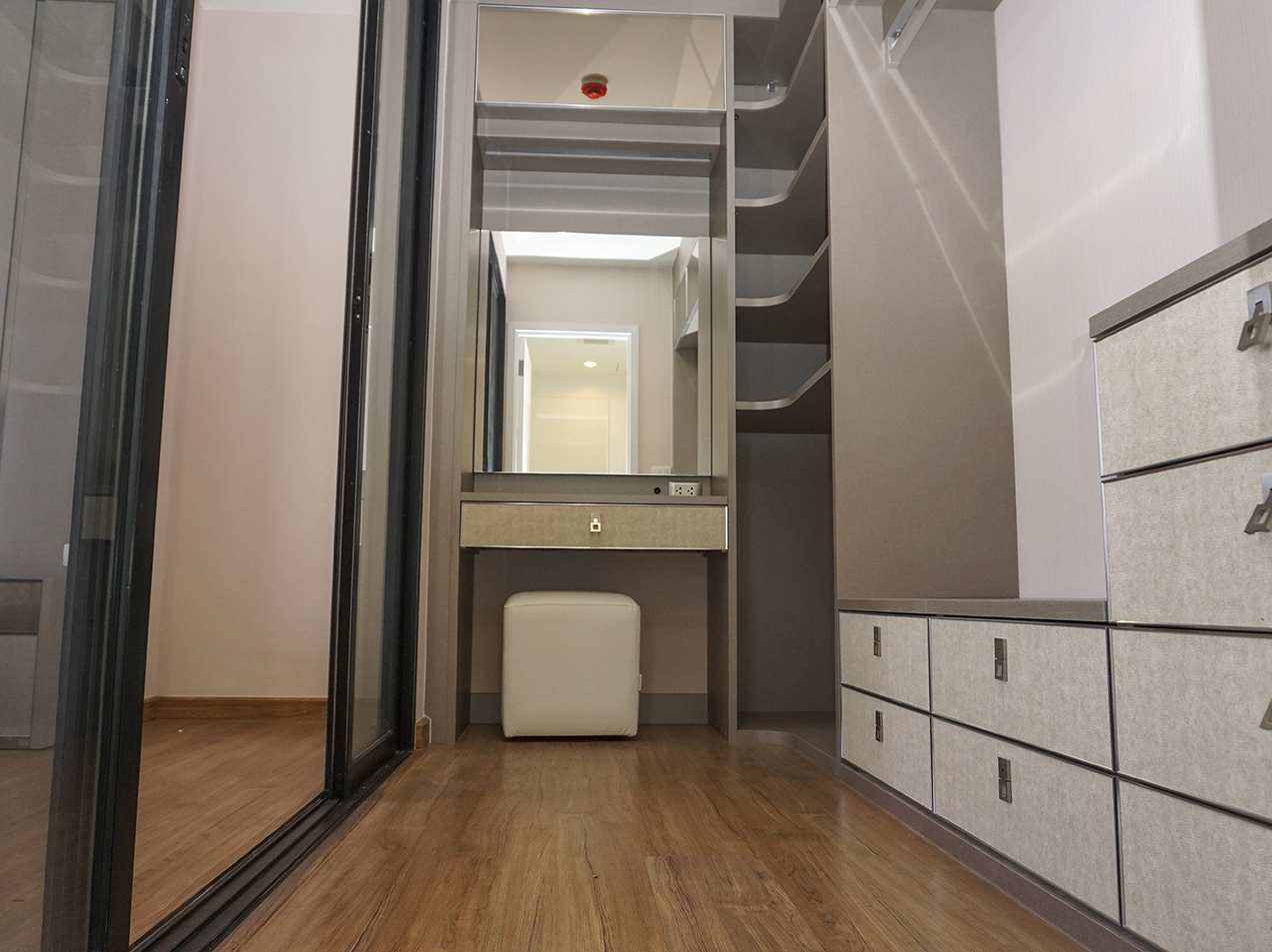 31248-ขายคอนโด เดอะทรี อินเตอร์เชนจ์ ใกล้ MRT เตาปูน บางซื่อ กรุงเทพ