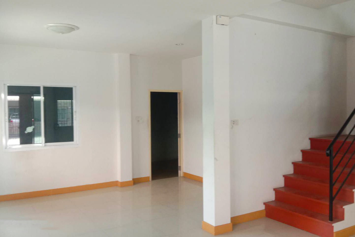 73619-ขายทาวน์เฮ้าส์ หมู่บ้านฟ้าใสวิลล์ อมตะนคร พานทอง ชลบุรี