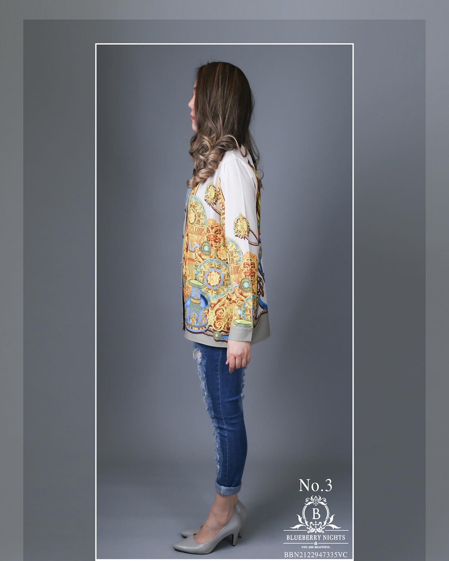 Sale+++#Blueberry Nights B3660 New อัพเกรด แพทเทิร์น (vs) เนื้อผ้า ☆ เสื้อแบรนด์เนมทีเชิ้ตคอจีนแขนยาว ผ้าโพลีเอสเตอร์อัพเกรด เนื้อนุ่มมากขึ้น ตัดเย็บสวยเนี้ยบสไตล์แบรนด์เนมสุดหรู ดีเทลพิมพ์ลายสีคมชัดสวยเป๊ะ อัพเกรดแพทเทิร์นเสื้อคอจีนให้ใส่สบาย เหมา