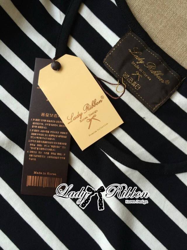 Sale++Lady Ribbon ** D7882**อก34-38**Lady Monica Sassy Body-Con Striped Dress เดรสทรงบอดี้คอนพิมพ์ลายทาง cut-out ช่วงไหล่ เหมาะกับสาวตัวเล็กๆ ตัวนี้ทรงชุดจะเป็นแบบบอดี้คอนเข้ารูป เน้นสัดส่วน มีดีเทลเก๋ๆช่วงไหล่ เป็นทรงคัทเอาท์เปิดไหล่บางส่วน เหมาะกับสาวสไ