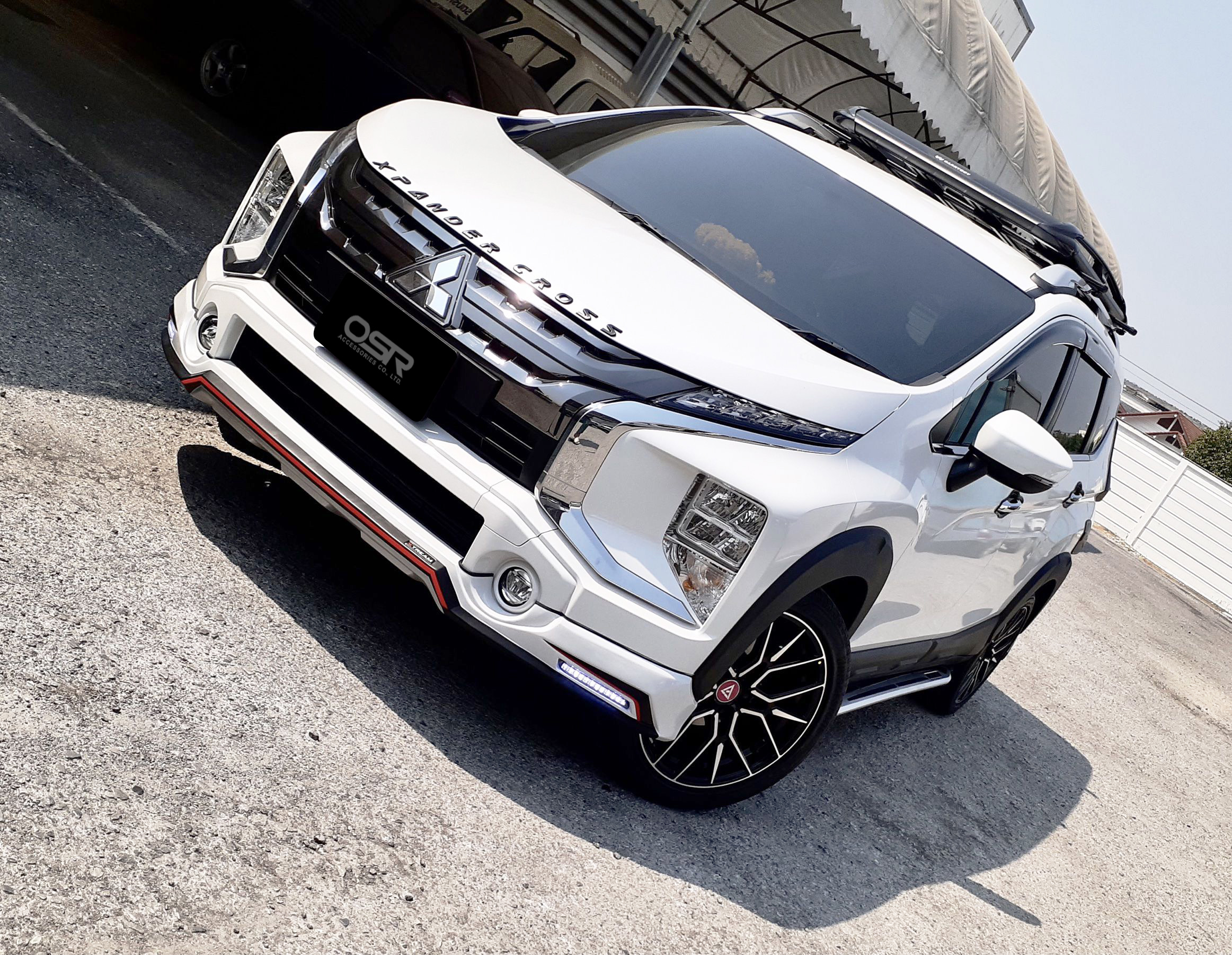 ชุดแต่งรถ Mitsubishi Xpander Cross ทรง X-Treme