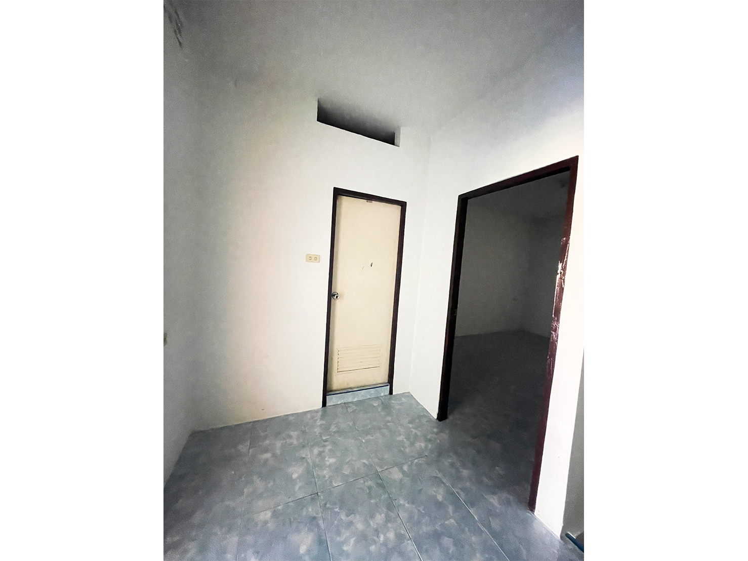 76993-ขายทาวน์เฮ้าส์ อีสแลนด์ แอนด์ เฮ้าส์ ดอนหัวฬ่อ ชลบุรี