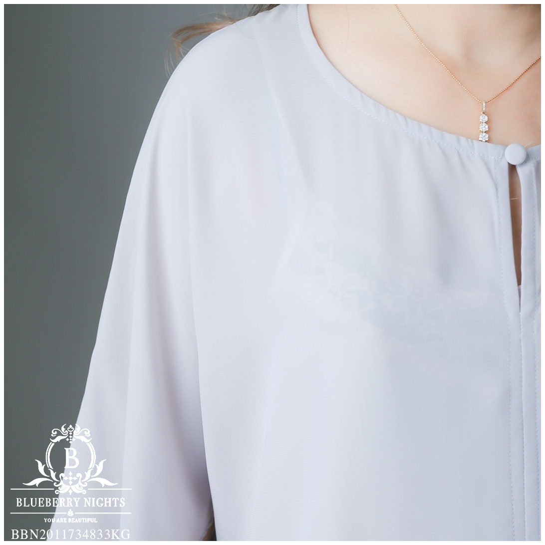 Sale++#Blueberry Nights B3610 เสื้อเชิ้ตชีฟองแขนยาว สีพื้นเรียบหรู ผ้าชีฟองเบรนด์เนื้อนุ่มสวยสุดหรู ผ้าเนื้อดีสัมผัสนุ่มใส่สบายมากๆค่ะ แพทเทิร์นเสื้อเชิ้ตแขนยาวติดกระดุมปลายแขน ช่วงล่างของแขนผ่าสวยเก๋ 4 สีคลาสสิค สีเขียว/ สีเทา/ สีเหลือง/ สีขาว ขนาด รอบอก