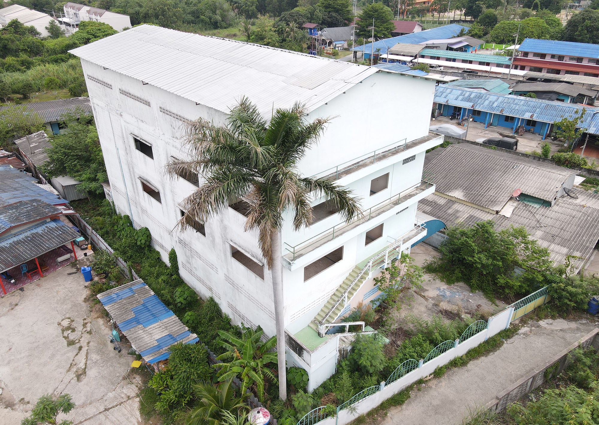 86348 ขายตึกแถว3ชั้น ที่ดิน1ไร่ ศรีราชา ชลบุรี ตลาดข๊ง