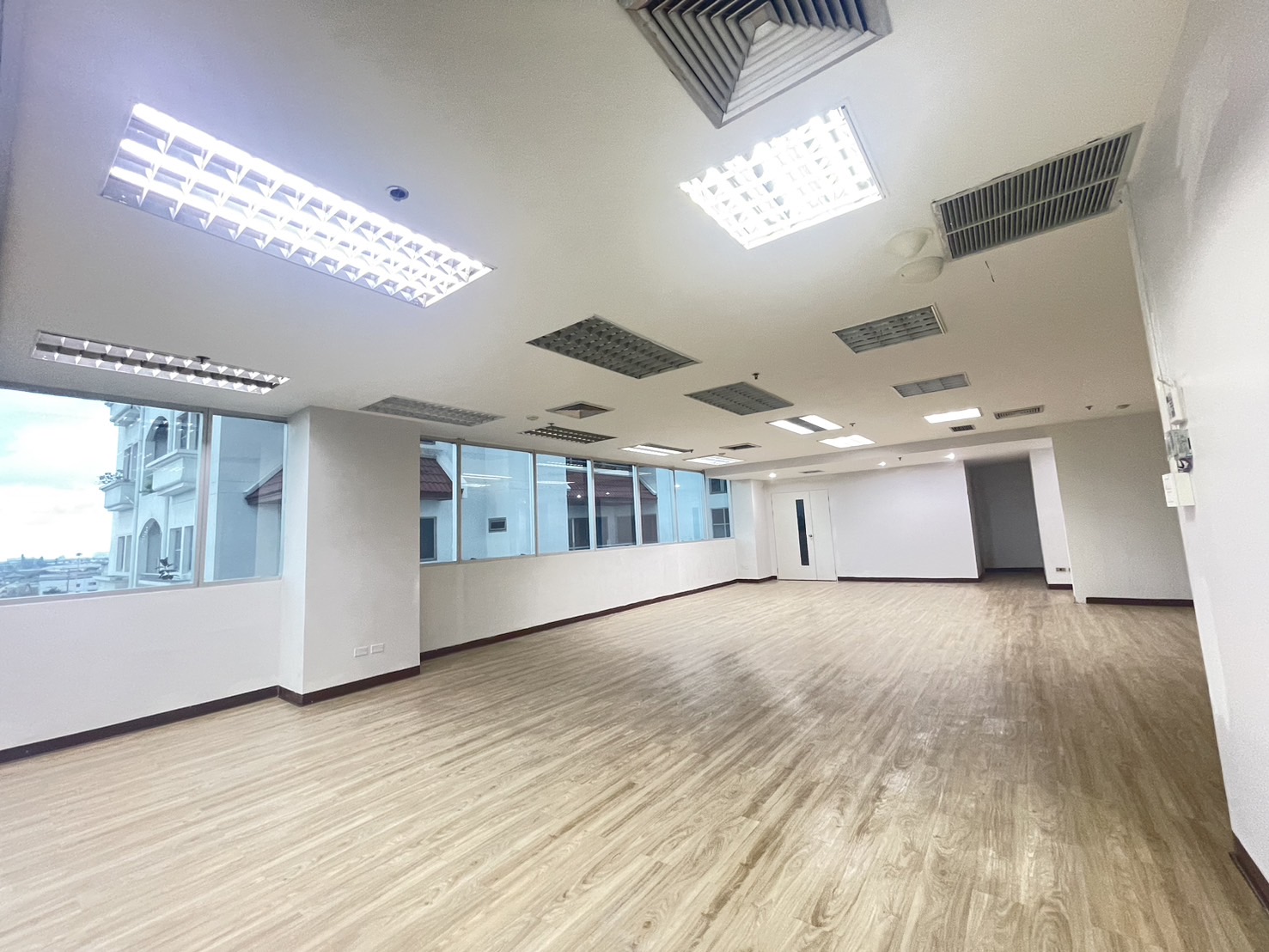 83457-ด่วน!! โปรโมชั่นลดราคา!! ให้เช่า อาคาร เจ.เพลส ทาวเวอร์ ช่องนนทรี กรุงเทพ