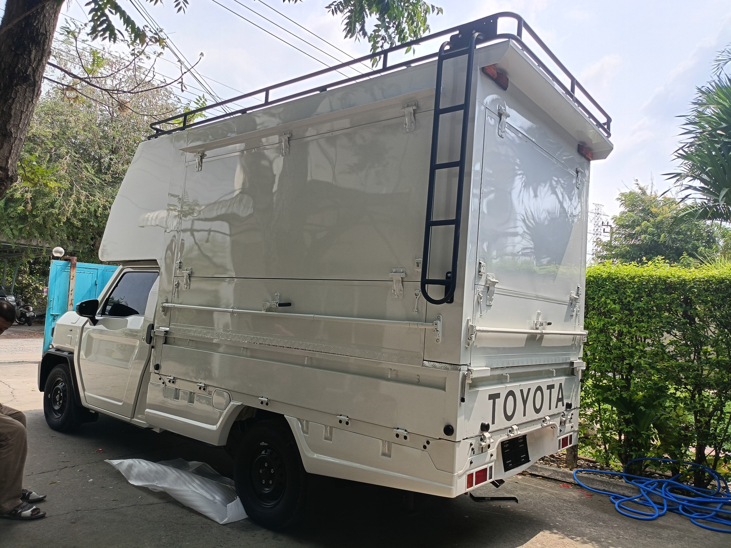 ชุดแต่งรถ-สเกิร์ต-อุปกรณ์แต่งรถ Toyota Hilux Champ 2023