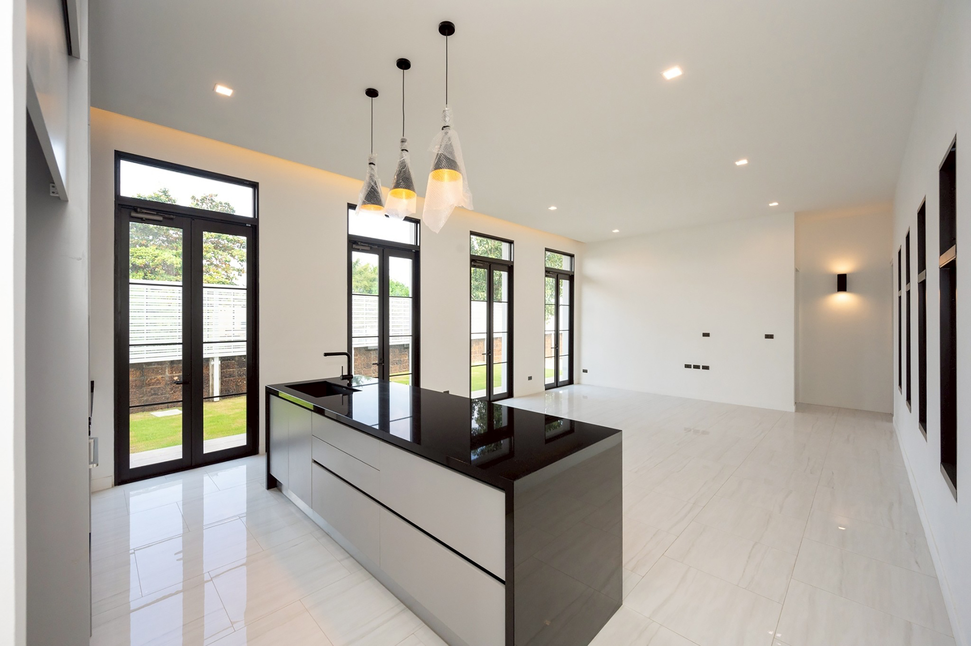 ขายบ้านหรูลดาวัลย์ ลากูน รังสิต-ปทุมธานี 129 ตร.ว. Modern Luxury