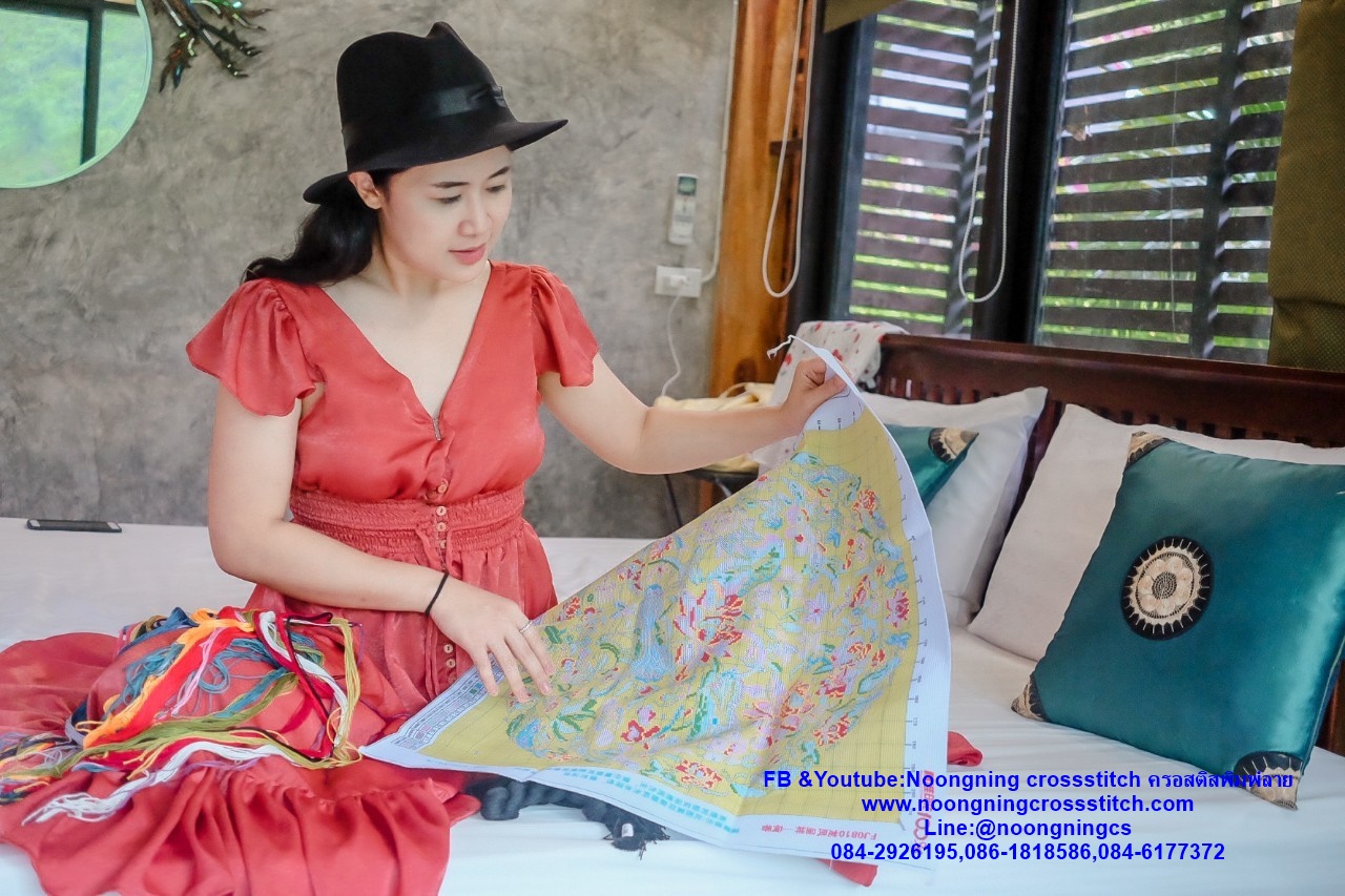 หญิงสาว ชุดปักครอสติช พิมพ์ลาย ครอสติสจีน งานฝีมือ DIY