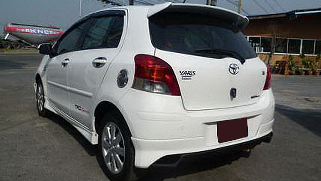 ชุดแต่งรถ สเกิร์ต-สปอยเลอร์ Yaris 2009-2011 ทรง TRD Style