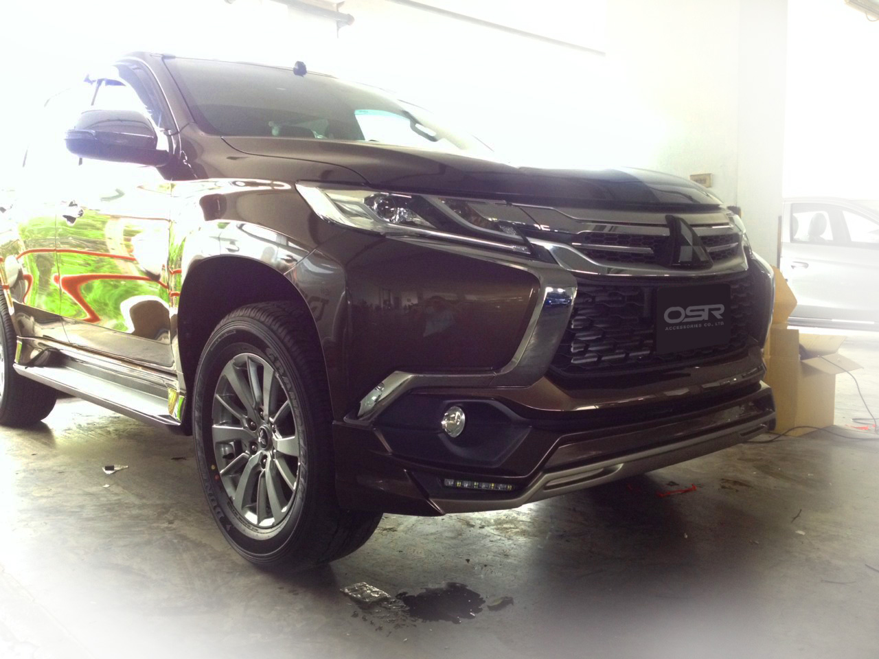 ชุดแต่งรถ สเกิร์ต-สปอยเลอร์ Pajero Sport 2016 ทรง Ativus by OSR