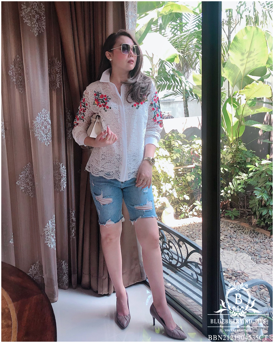 Sale++#Blueberry Nights B3641 เสื้อเชิ้ตลูกไม้อิตาลีปักลายดอกไม้ ผ้าลูกไม้อิตาลีเกรดพรีเมี่ยมเนื้อนุ่มเบาใส่สบายมากค่ะ แพทเทิร์นเสื้อเชิ้ตกระดุมหน้ายาวตลอด ดีเทลด้านหน้าปักดิ้นลายดอกไม้สวยหรูค่ะ มีซับในทั้งตัว ♡เหมาะสำหรับสาวๆรอบอก(36-44)♡ ร