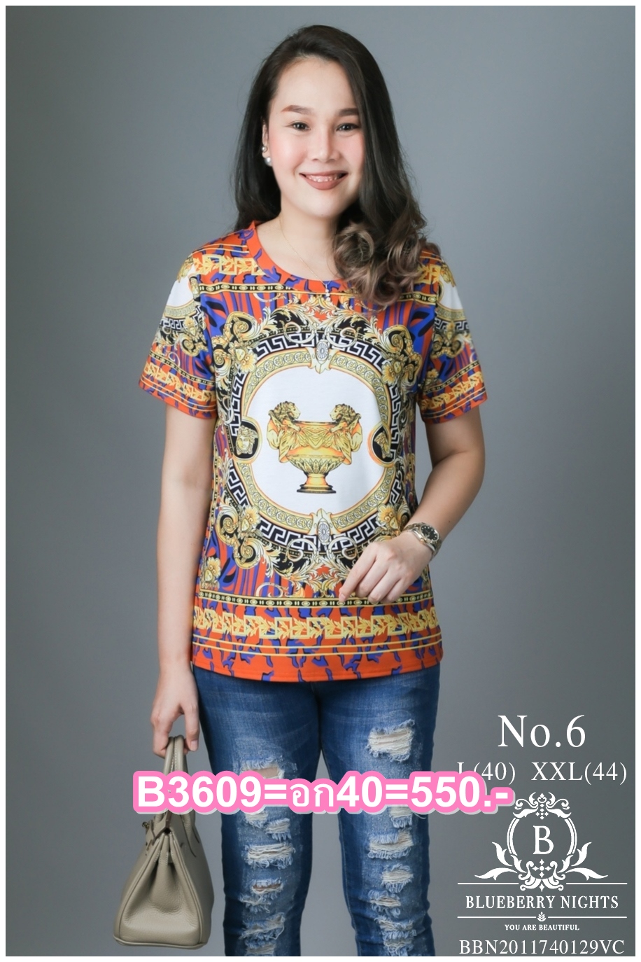 Sale+++B3609 NEW แบรนด์เนมทีเชี้ต ผ้ายืดโพลีเอสเตอร์ผสมเนื้อนุ่มเกรดพรีเมี่ยม ตัดเย็บสวยเนี้ยบสไตล์แบรนด์เนมสุดหรู แพทเทิร์นเสื้อคอกลมแขนสั้น พิมพ์ลายสีคมชัดสวยเป๊ะ ใส่สวยได้ทุกๆโอกาส หรูหราไฮคลาส ใส่สบายมากค่ะ นางแบบใส่ไซส์ L(รอบอก 40) นะคะ 2 ขนาด L(รอบอ