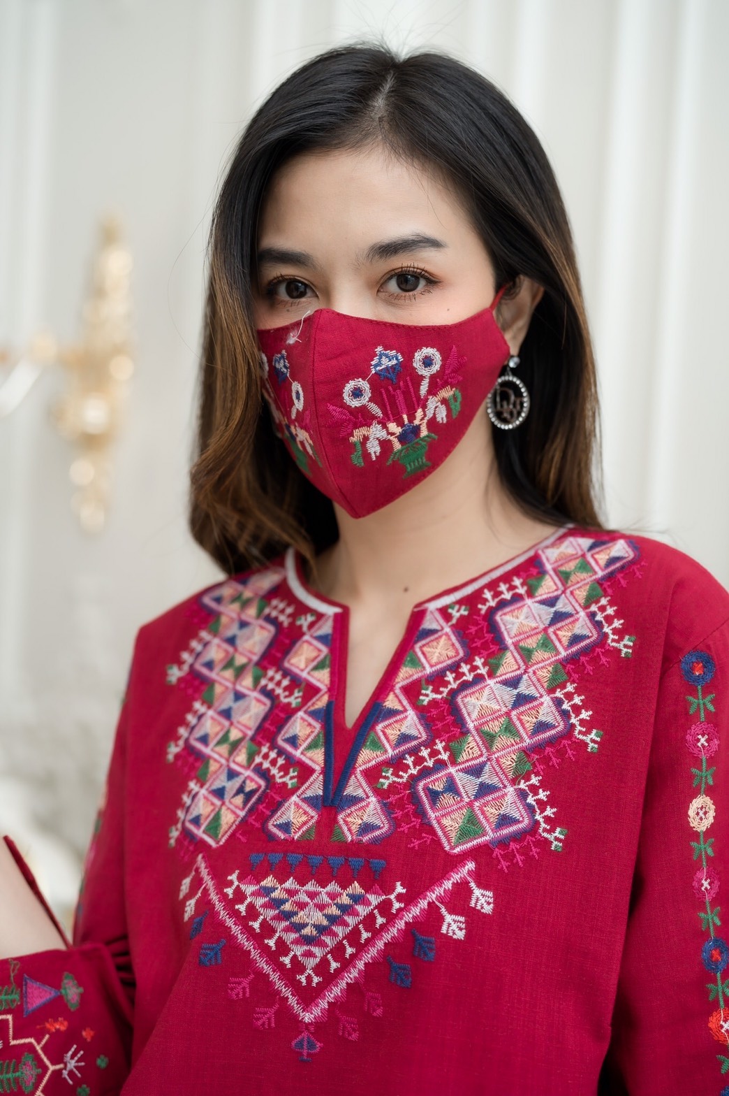 Sale++#CUTIE MINUTE 14041 เดรสลินิน+Maskผสมผ้าฝ้ายญี่ปุ่นเกรดพรีเมี่ยม งานปักอลังการทั้งตัว ทรงปล่อยๆสบายๆ ชุดใส่ง่าย ใส่เที่ยว ใส่อยู่บ้านตอนรับซัมเมอร์ได้สบายๆเลยค่ะ ** Mask ทรงสวยปรับเข้ากับโครงหน้า ใส่แล้วหน้าดูเรียวยาว ใช้ผ้ามัสลินอย่างดีซับด้านใน**