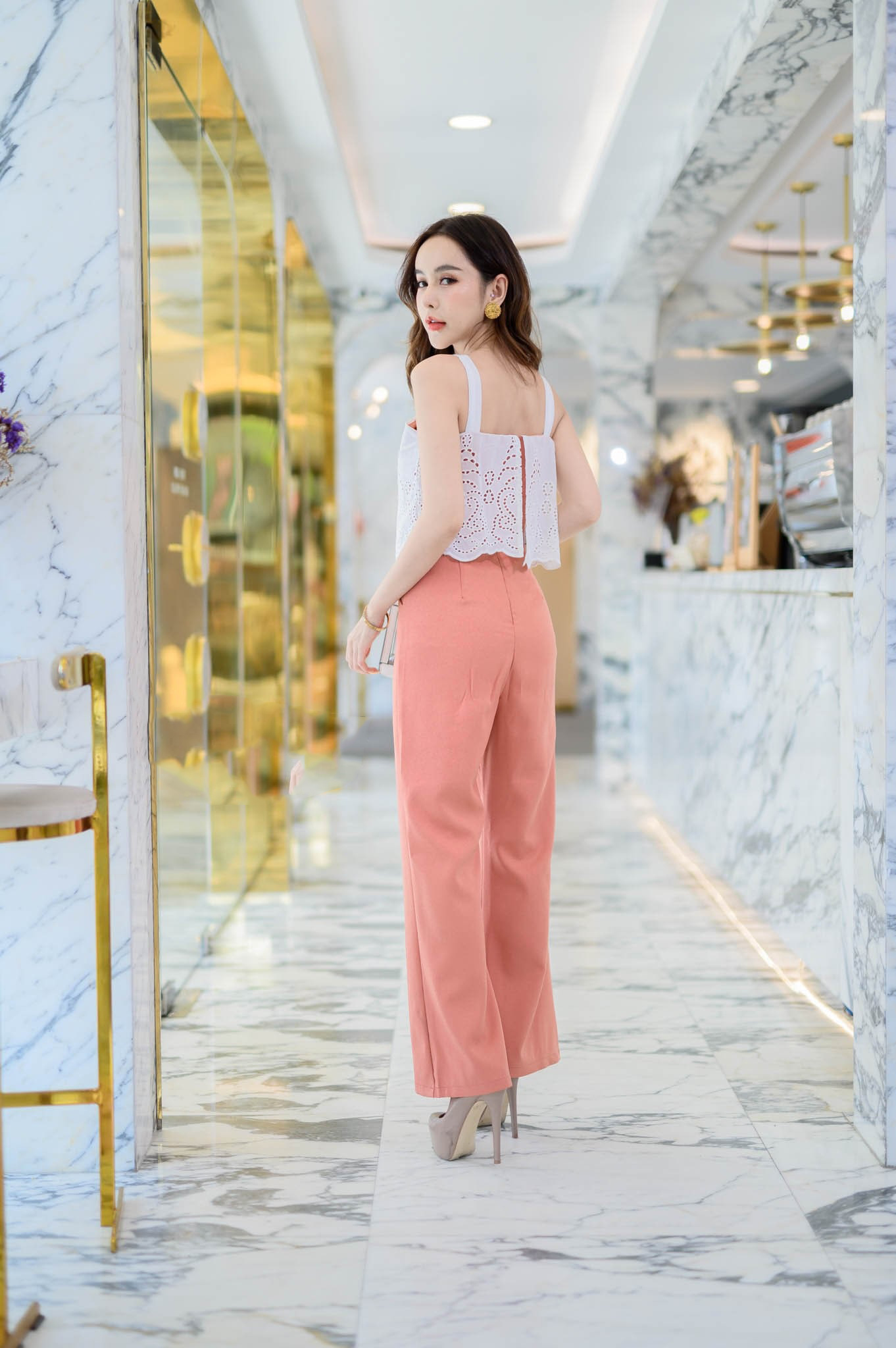 JS00106 จั๊มสูทขายาว จั๊มสูทสายเดี่ยว จั๊มสูทลูกไม้ จั๊มสูทออกงาน จั๊มสูทเกาหลี จั๊มสูทแขนกุด จั๊มสูทแฟชั่น จั๊มสูท (ชมพูอมส้ม)