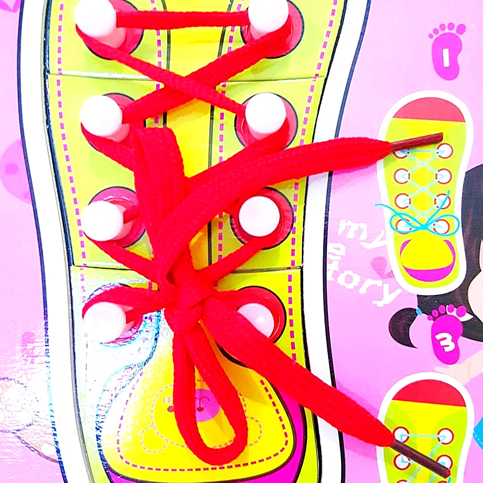 ของเล่นเสริมพัฒนาการ ของเล่นไม้ชุด ร้อยเชือกรองเท้า