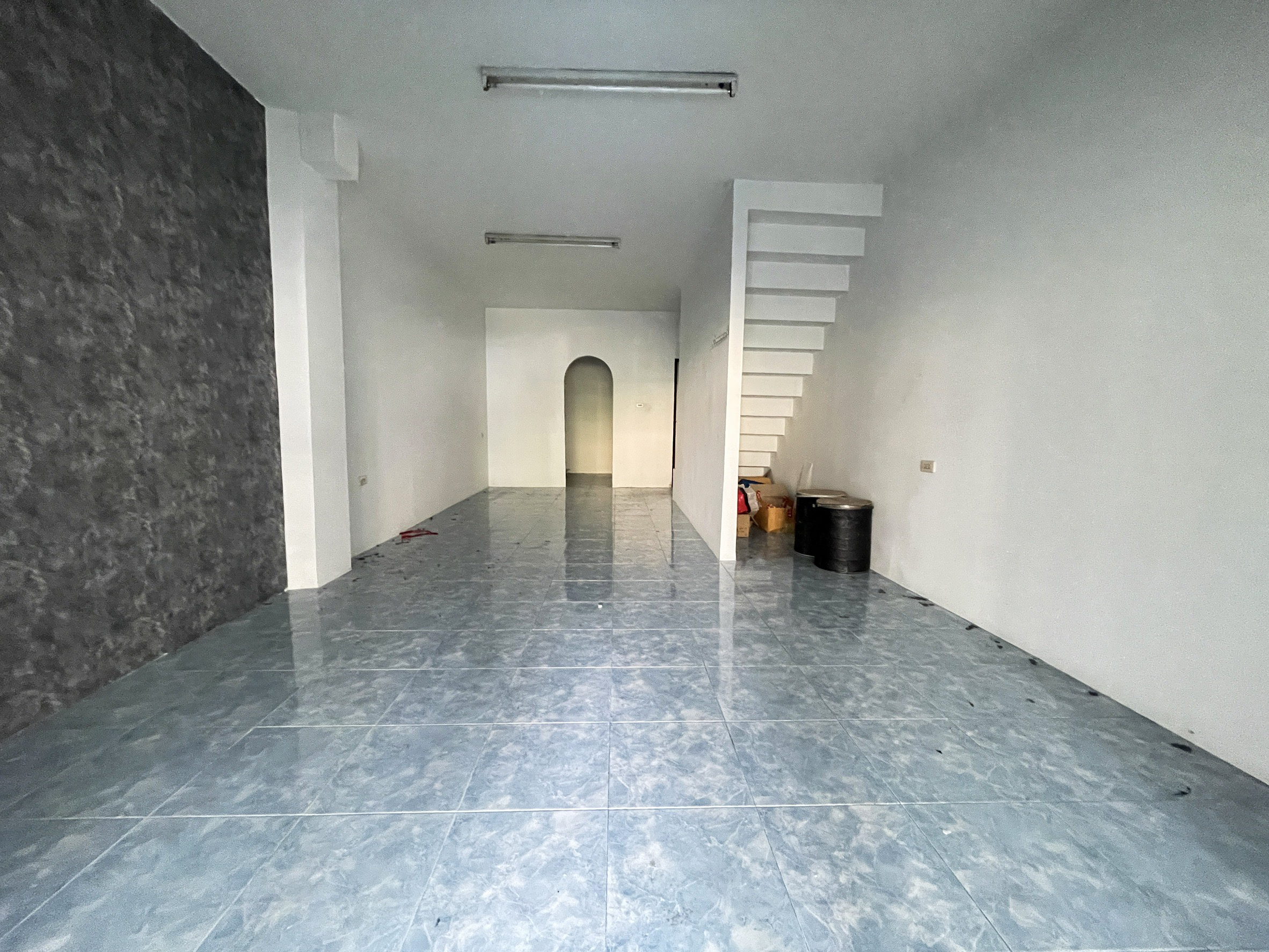 76993-ขายทาวน์เฮ้าส์ อีสแลนด์ แอนด์ เฮ้าส์ ดอนหัวฬ่อ ชลบุรี