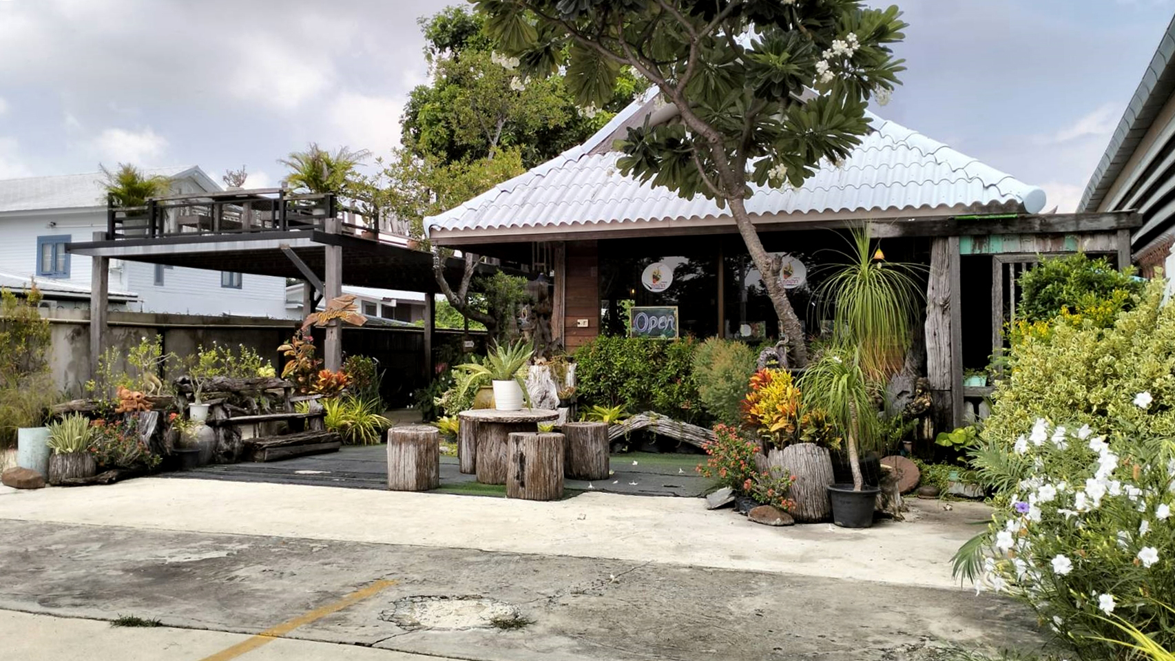 81551-ขายที่ดินพร้อมอาคาร อำเภอเมือง จังหวัดลพบุรี