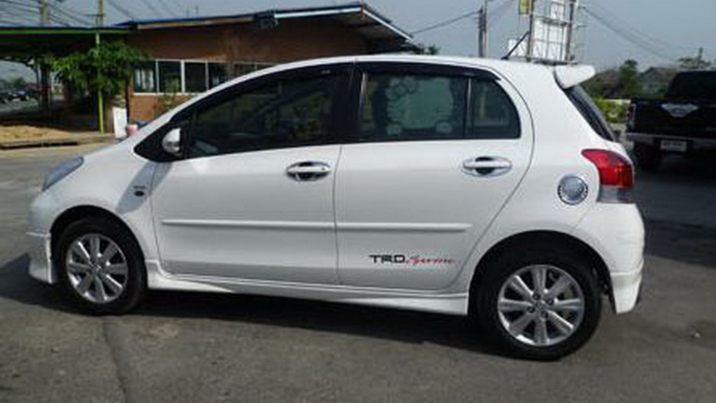 ชุดแต่งรถ สเกิร์ต-สปอยเลอร์ Yaris 2009-2011 ทรง TRD Style