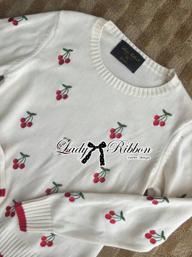 SALE++D7607**อก40**เซ็ตเสื้อสเวตเตอร์ปักลายเชอร์รี่และกระโปรงคาดเข็มขัด ตัวเสื้อเก๋มาก เป็นสเวตเตอร์ปักลายเชอร์รี่ไว้ใส่หน้าหนาวอากาศเย็นสบาย มาพร้อมกระโปรงทรงบานนิดๆ ประดับเข็มขัดที่เอว เนื้อผ้า เสื้อ Knit 100% ปักลายละเอียดเเน่น กระโปรง Polyester 100% ซ