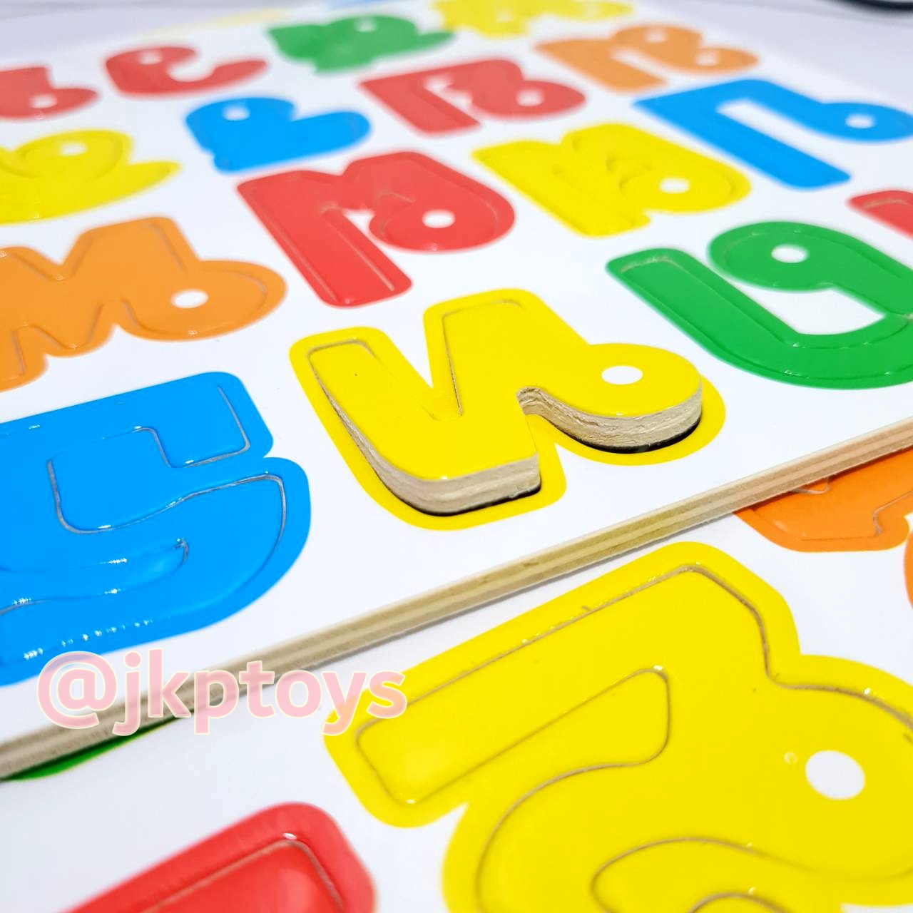 ตัวอักษรเเม่เหล็ก ติดกระดาน แม่เหล็กไม้ ตัวอักษรพยัญชนะ ก-ฮ มี 44 ตัว เเม่เหล็ก magnet ของเล่นเด็ก